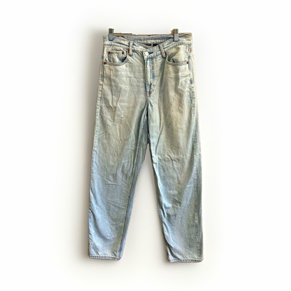 American Eagle Jeans Womens 6 Light Wash Highest Rise Baggy Straight Strigid